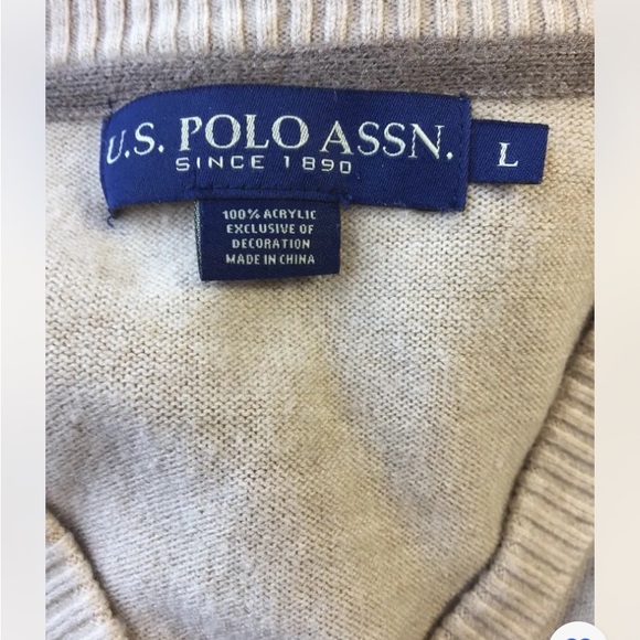 US Polo Assn. Men’s  Light Tan V Neck Sweater L - Picture 3 of 10